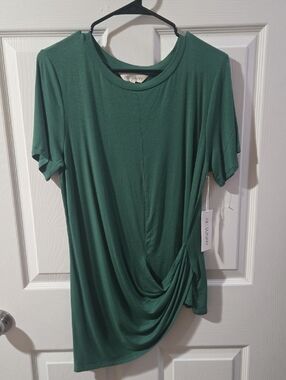 NWT 78&Sunny Green Short-Sleeve Side-Drape Tee